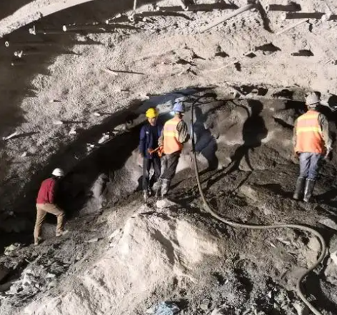 畜禽良种场拱顶带模注浆料的施工流程及注意事项